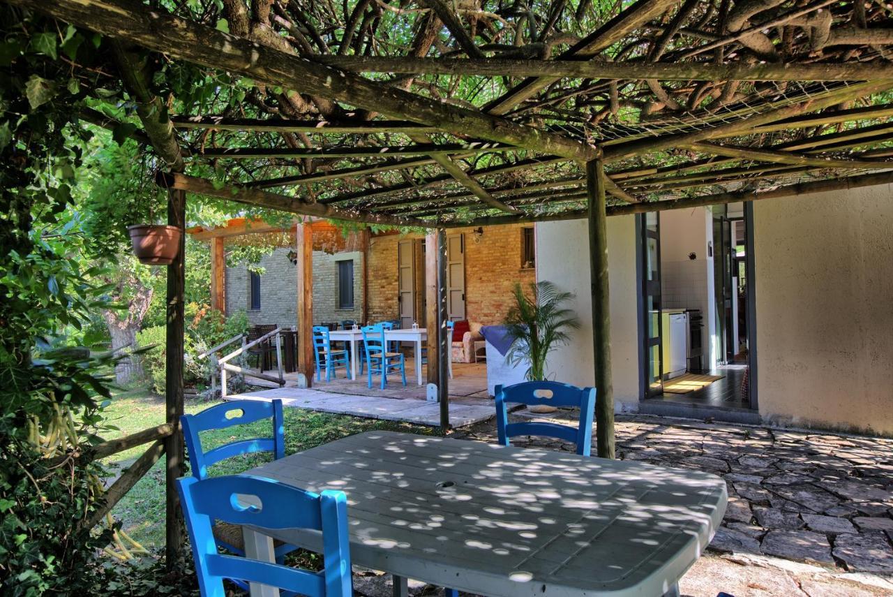 Grande Villa Storica Per Vacanze Con Giardino Privato E Piscina Ostra エクステリア 写真