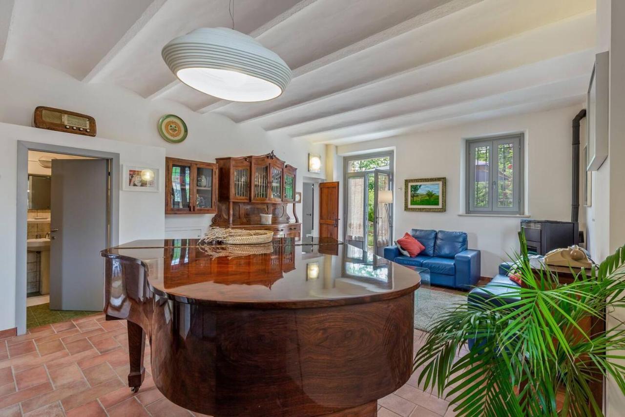 Grande Villa Storica Per Vacanze Con Giardino Privato E Piscina Ostra エクステリア 写真