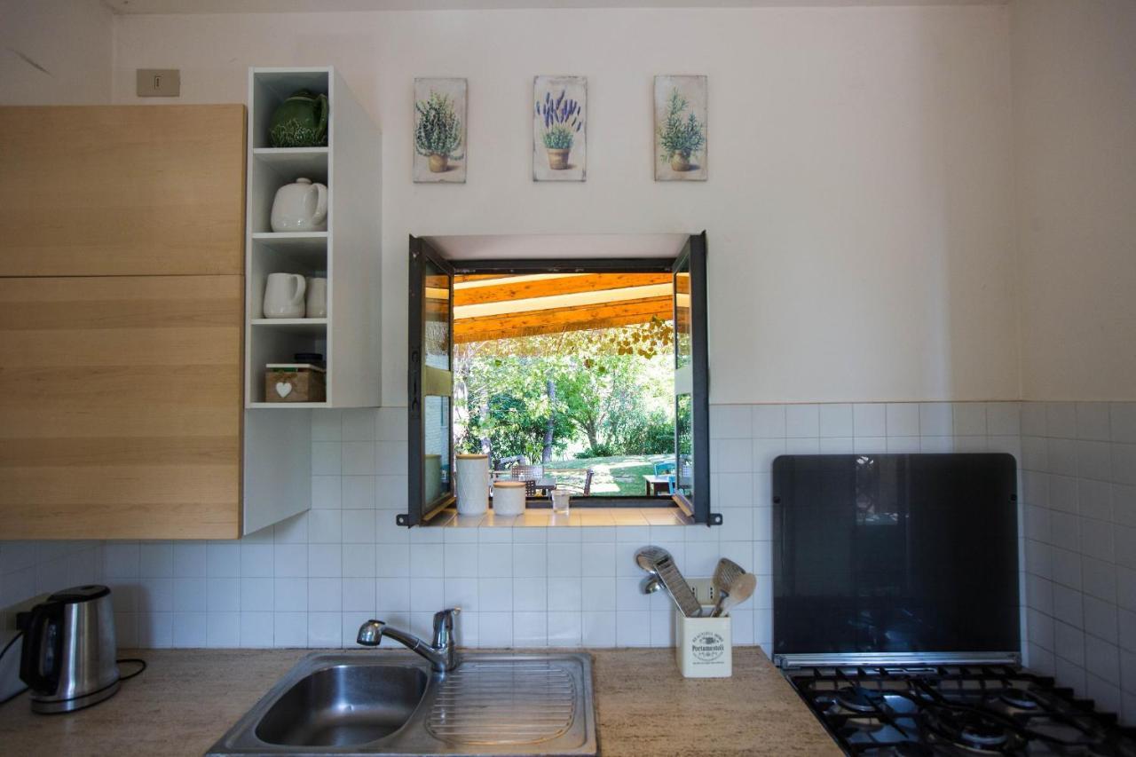 Grande Villa Storica Per Vacanze Con Giardino Privato E Piscina Ostra エクステリア 写真