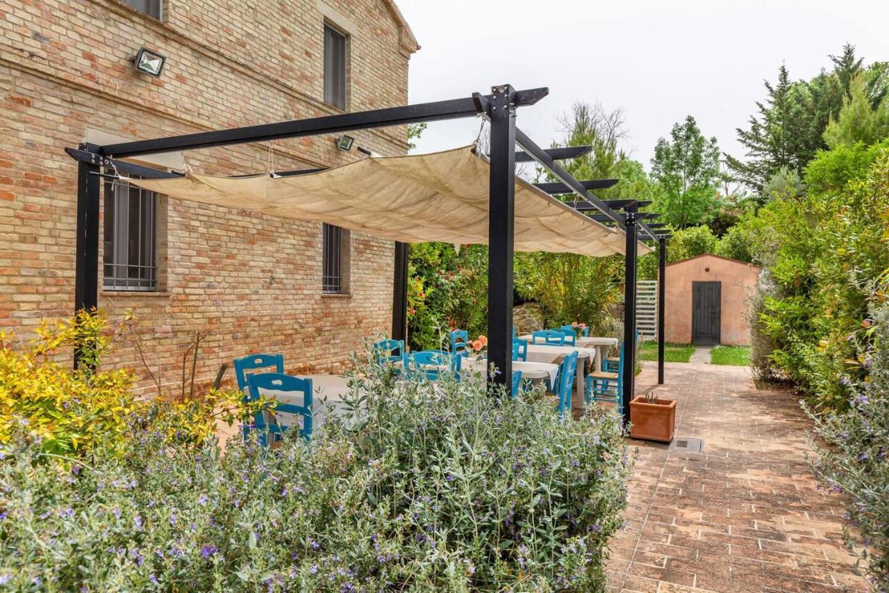 Grande Villa Storica Per Vacanze Con Giardino Privato E Piscina Ostra エクステリア 写真