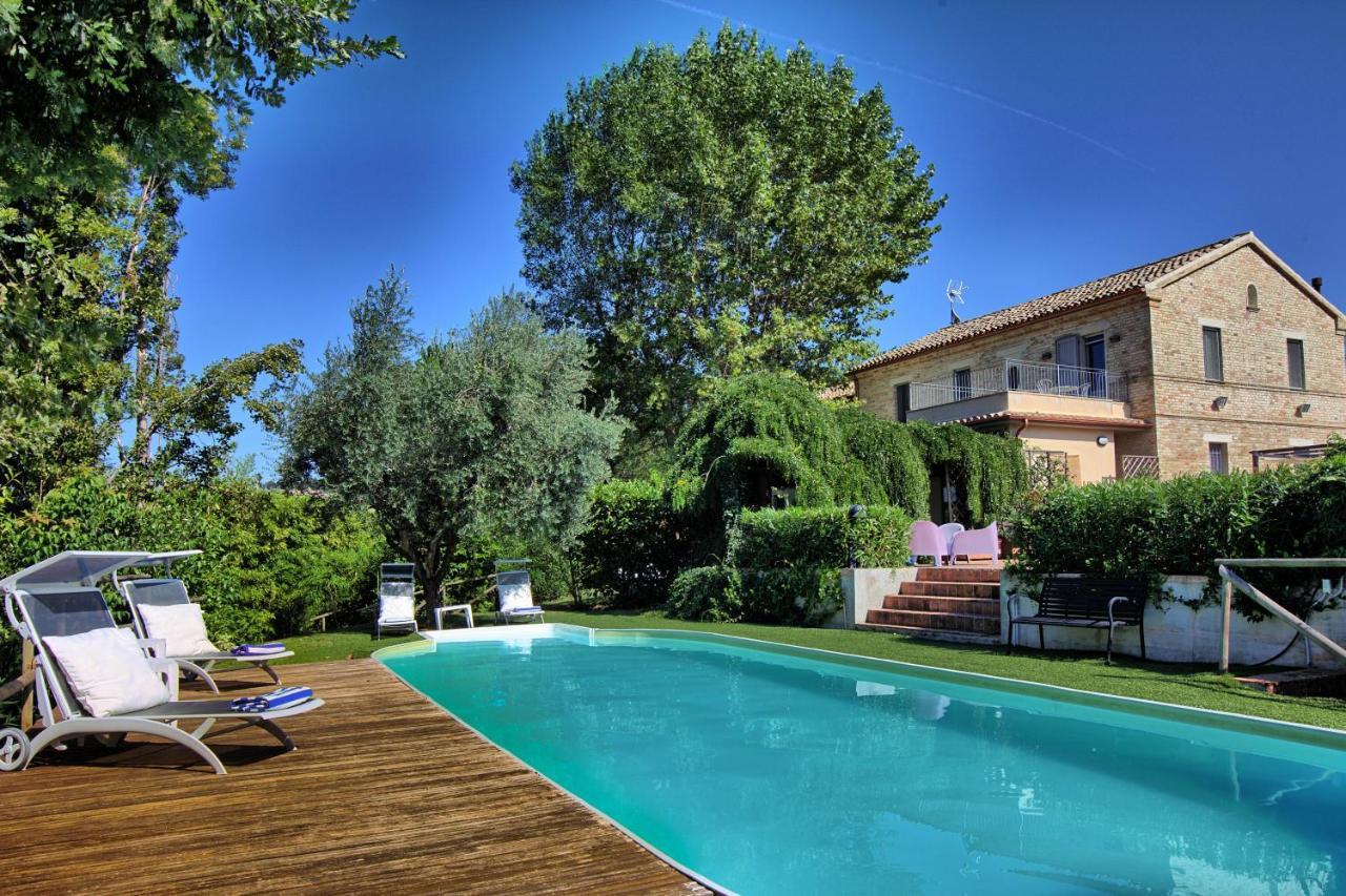 Grande Villa Storica Per Vacanze Con Giardino Privato E Piscina Ostra エクステリア 写真