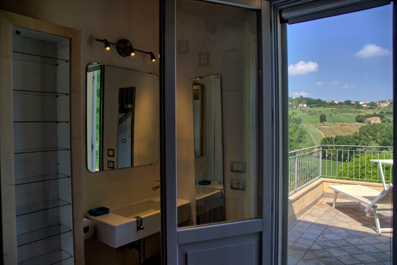 Grande Villa Storica Per Vacanze Con Giardino Privato E Piscina Ostra エクステリア 写真