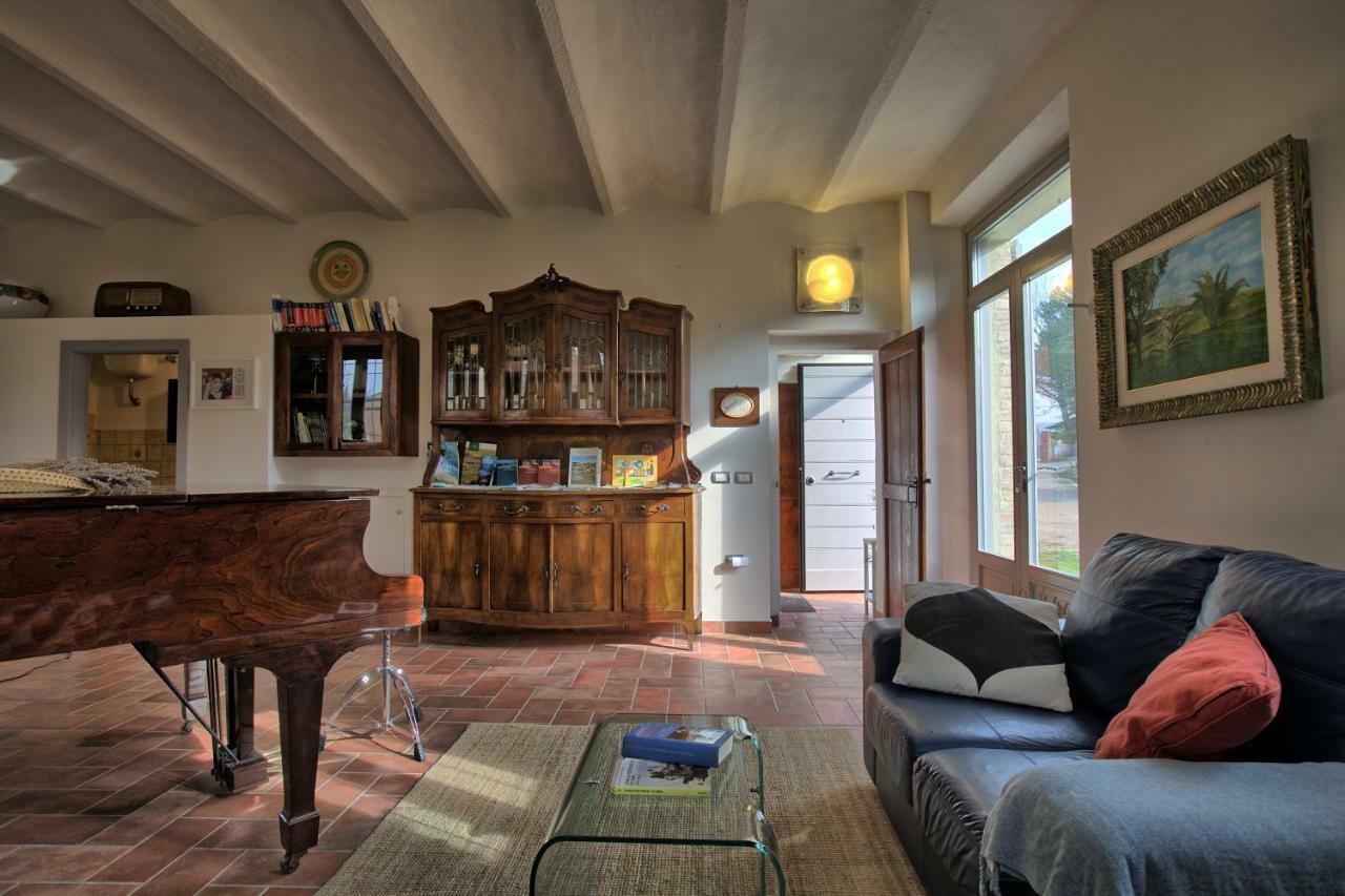Grande Villa Storica Per Vacanze Con Giardino Privato E Piscina Ostra エクステリア 写真