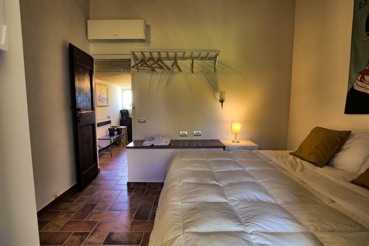 Grande Villa Storica Per Vacanze Con Giardino Privato E Piscina Ostra エクステリア 写真